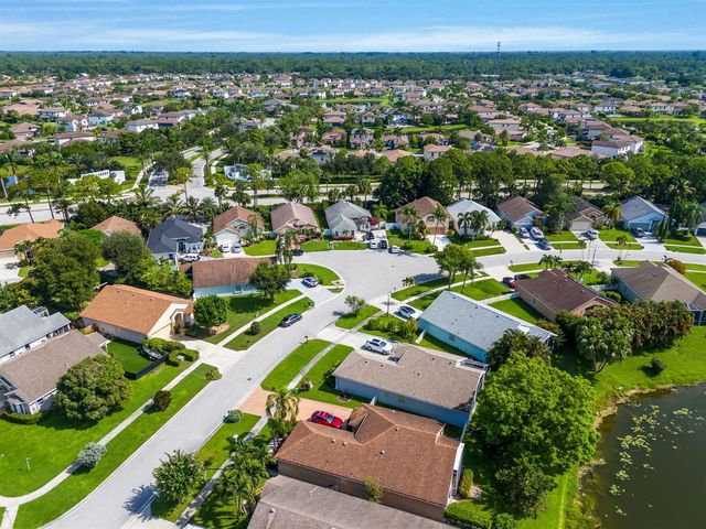 125 Saratoga Boulevard E, Royal Palm Beach, FL 33411