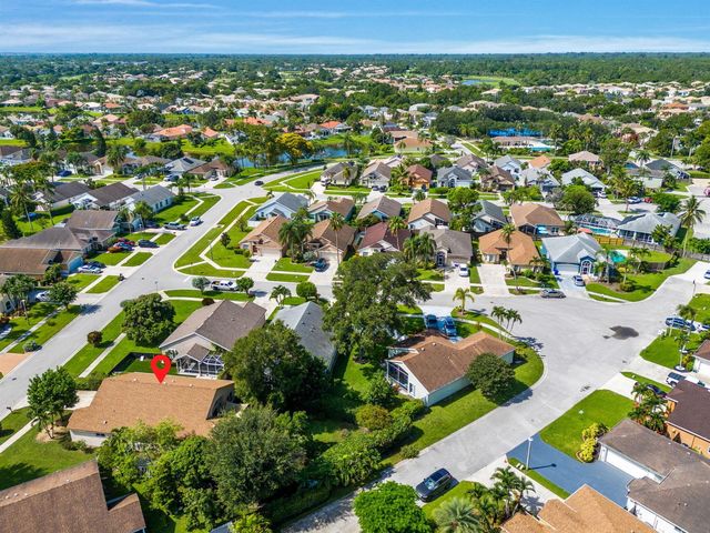 125 Saratoga Boulevard E, Royal Palm Beach, FL 33411