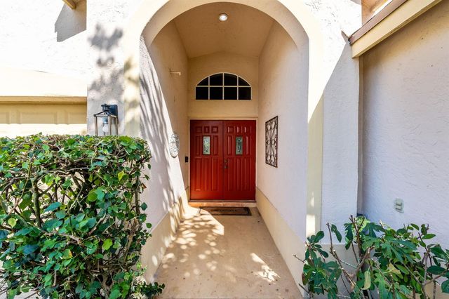 125 Saratoga Boulevard E, Royal Palm Beach, FL 33411