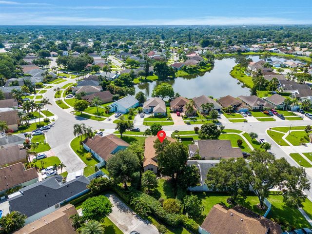 125 Saratoga Boulevard E, Royal Palm Beach, FL 33411