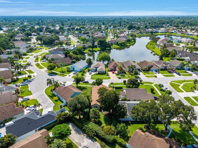 125 Saratoga Boulevard E, Royal Palm Beach, FL 33411