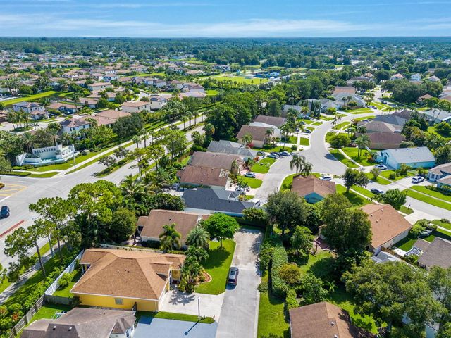125 Saratoga Boulevard E, Royal Palm Beach, FL 33411
