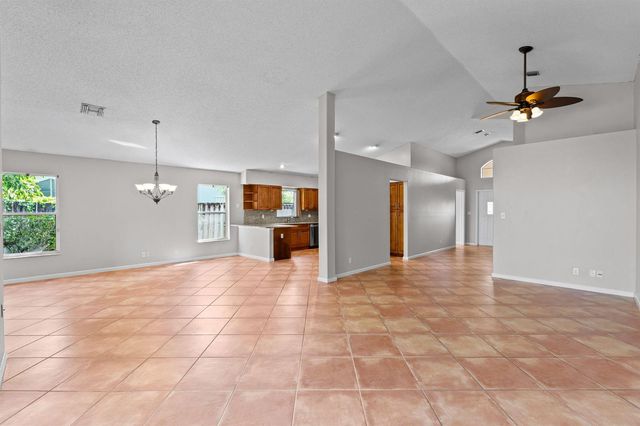 125 Saratoga Boulevard E, Royal Palm Beach, FL 33411