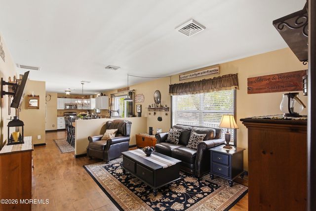 87 Oregon Avenue, Waretown, NJ 08758