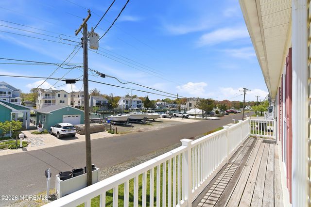 87 Oregon Avenue, Waretown, NJ 08758