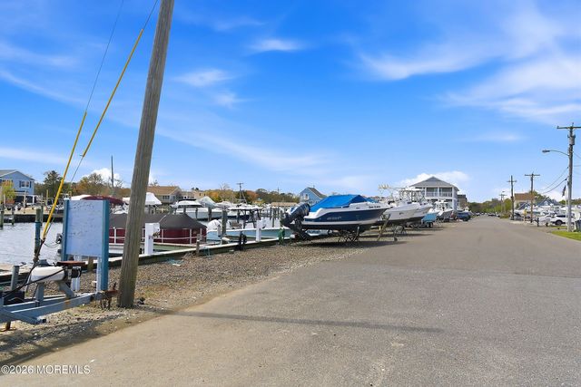 87 Oregon Avenue, Waretown, NJ 08758
