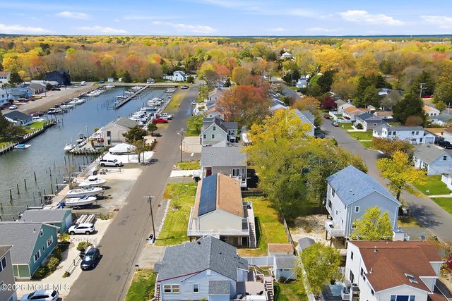 87 Oregon Avenue, Waretown, NJ 08758