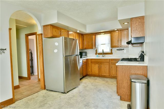 406 McDonald Avenue, Mcdonald, OH 44437