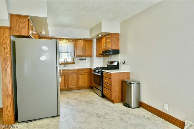 406 McDonald Avenue, Mcdonald, OH 44437