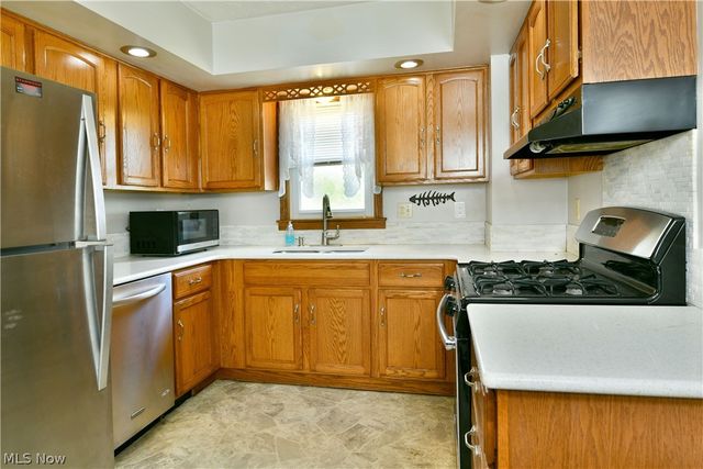 406 McDonald Avenue, Mcdonald, OH 44437