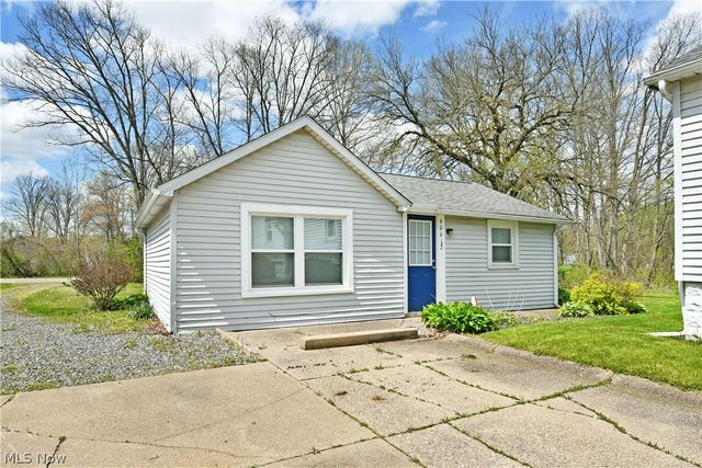 406 McDonald Avenue, Mcdonald, OH 44437