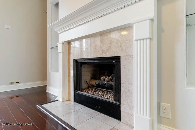 5113 Silverton Ln, Louisville, KY 40241