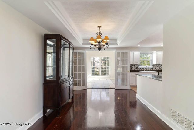 5113 Silverton Ln, Louisville, KY 40241