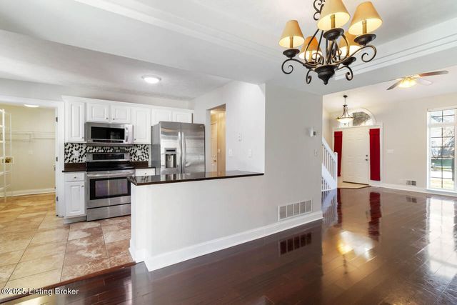 5113 Silverton Ln, Louisville, KY 40241