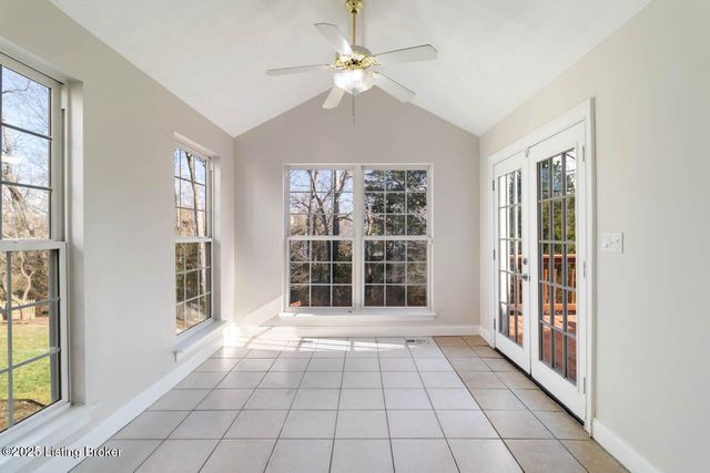 5113 Silverton Ln, Louisville, KY 40241