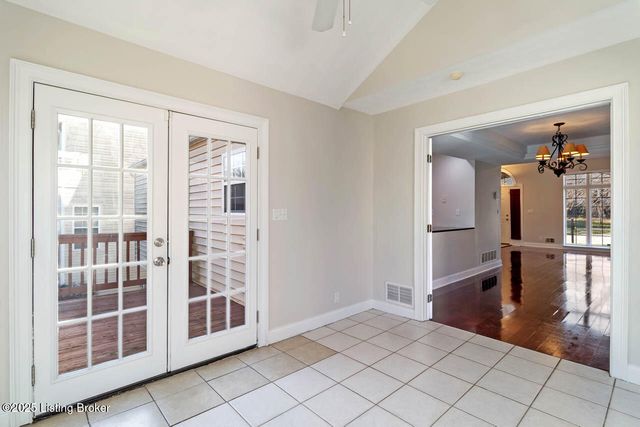 5113 Silverton Ln, Louisville, KY 40241