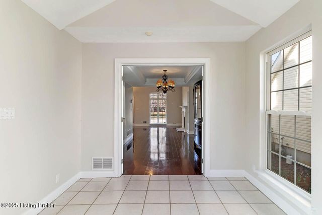 5113 Silverton Ln, Louisville, KY 40241