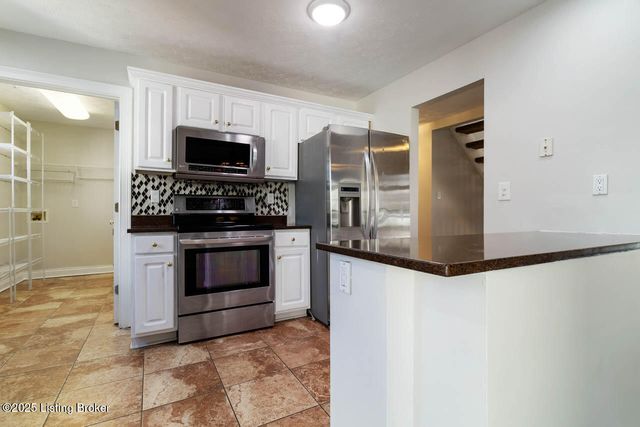 5113 Silverton Ln, Louisville, KY 40241