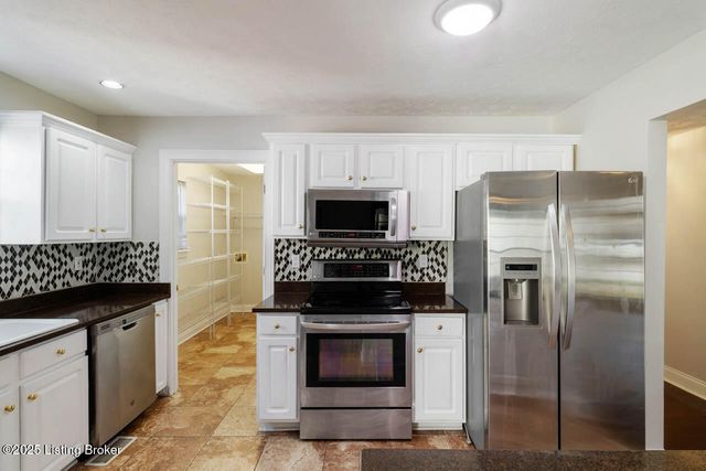 5113 Silverton Ln, Louisville, KY 40241