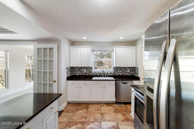 5113 Silverton Ln, Louisville, KY 40241