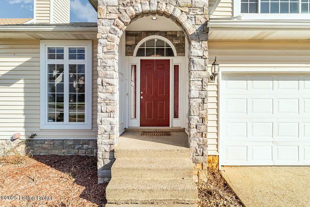 5113 Silverton Ln, Louisville, KY 40241