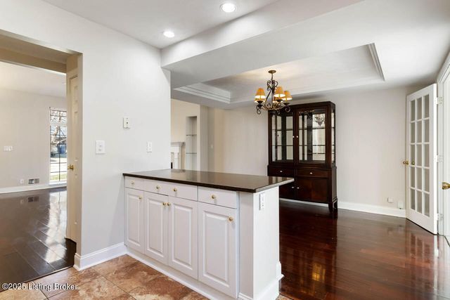 5113 Silverton Ln, Louisville, KY 40241