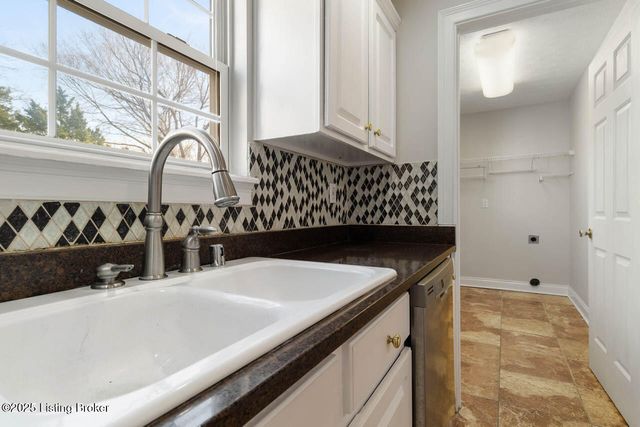 5113 Silverton Ln, Louisville, KY 40241