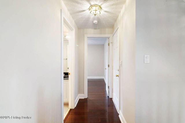 5113 Silverton Ln, Louisville, KY 40241