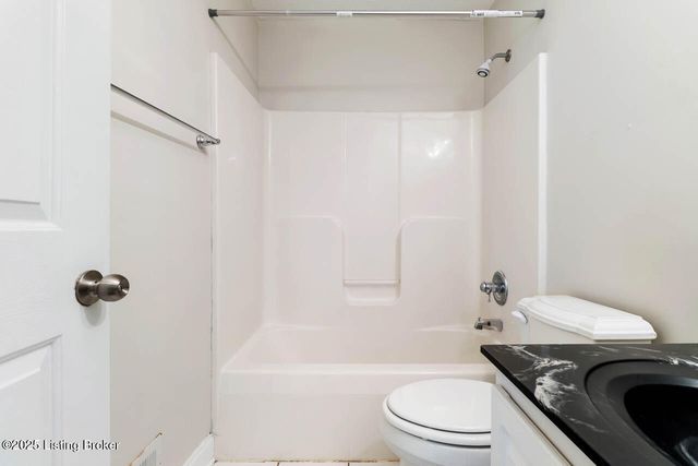 5113 Silverton Ln, Louisville, KY 40241