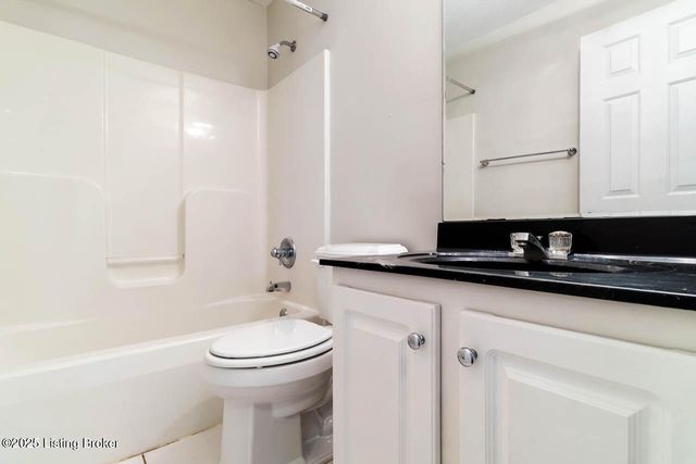 5113 Silverton Ln, Louisville, KY 40241