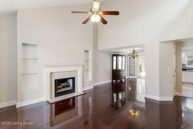 5113 Silverton Ln, Louisville, KY 40241