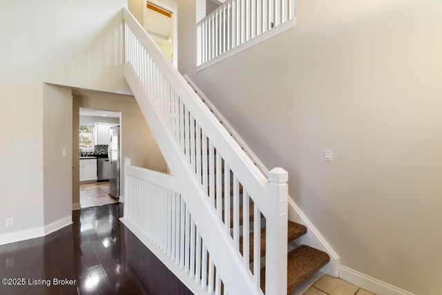 5113 Silverton Ln, Louisville, KY 40241