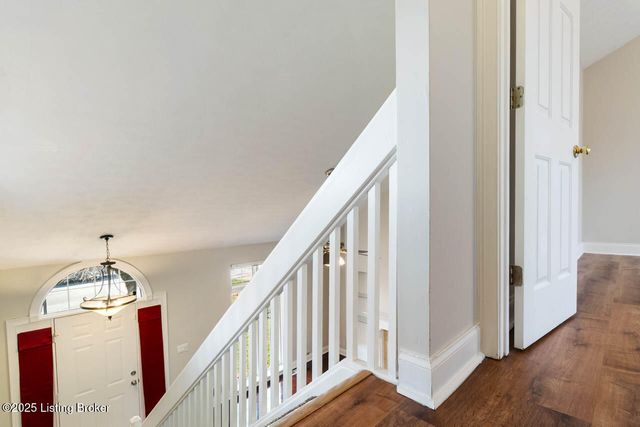 5113 Silverton Ln, Louisville, KY 40241