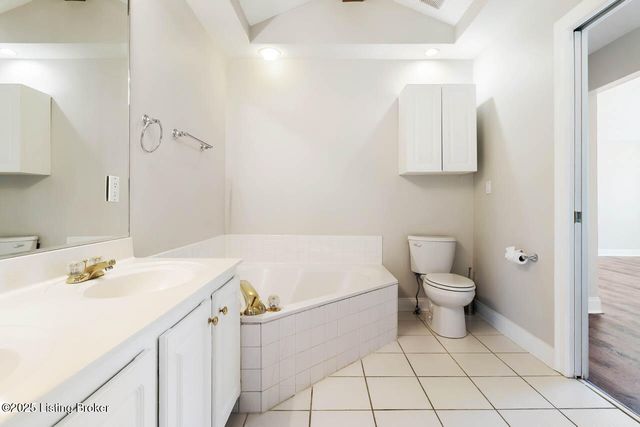 5113 Silverton Ln, Louisville, KY 40241