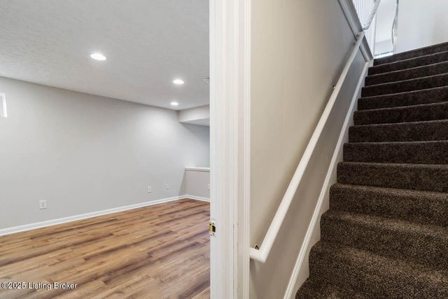 5113 Silverton Ln, Louisville, KY 40241