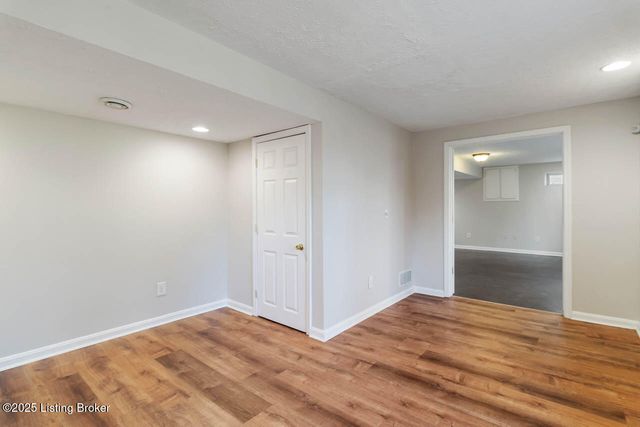 5113 Silverton Ln, Louisville, KY 40241