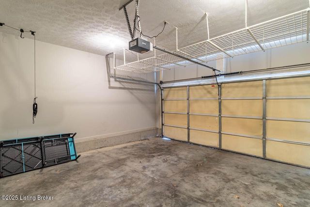 5113 Silverton Ln, Louisville, KY 40241