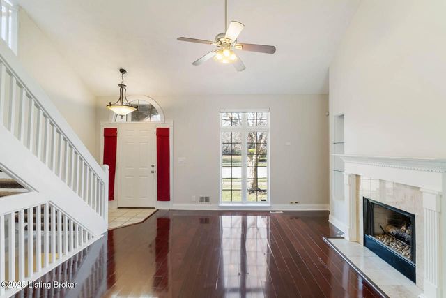 5113 Silverton Ln, Louisville, KY 40241