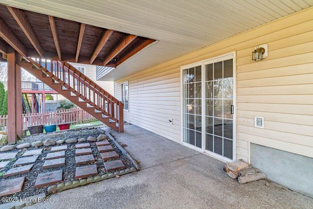 5113 Silverton Ln, Louisville, KY 40241