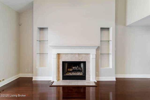 5113 Silverton Ln, Louisville, KY 40241