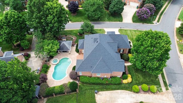 6907 Meadow Run Lane, Charlotte, NC 28277