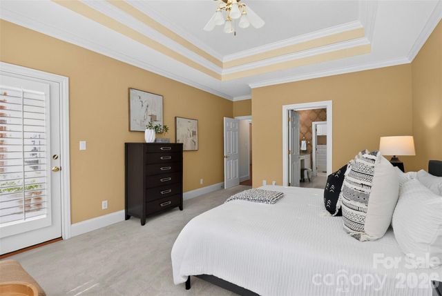 6907 Meadow Run Lane, Charlotte, NC 28277
