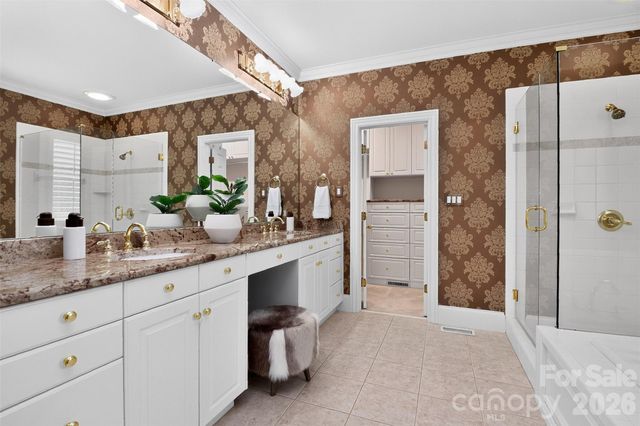 6907 Meadow Run Lane, Charlotte, NC 28277