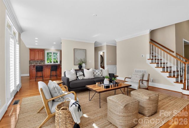 6907 Meadow Run Lane, Charlotte, NC 28277