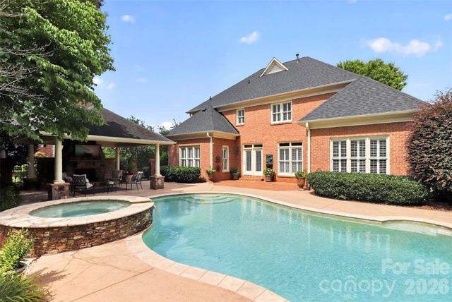 6907 Meadow Run Lane, Charlotte, NC 28277