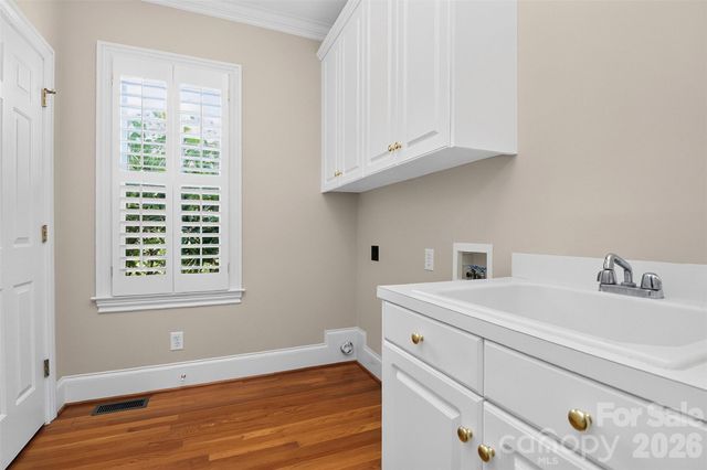 6907 Meadow Run Lane, Charlotte, NC 28277