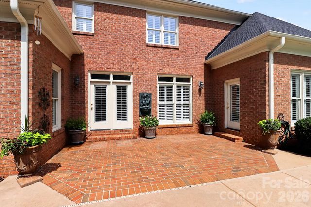 6907 Meadow Run Lane, Charlotte, NC 28277