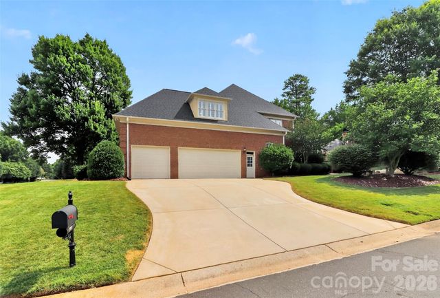 6907 Meadow Run Lane, Charlotte, NC 28277