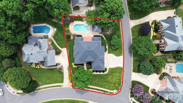 6907 Meadow Run Lane, Charlotte, NC 28277