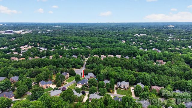 6907 Meadow Run Lane, Charlotte, NC 28277